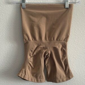 Yitty Nearly Naked Shaping Ultra High Waist Booty Lift Short M|L